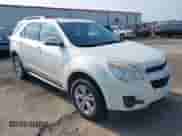 2015 Chevrolet Equinox LT z VIN 1GNALBEK9FZ105004, wystawiony jako IAAI lot #42678184 z przebiegiem 199 847 mil mil oraz . Historia ofert i sprzedaży dostępna na DreamBid. Obrazek 1.