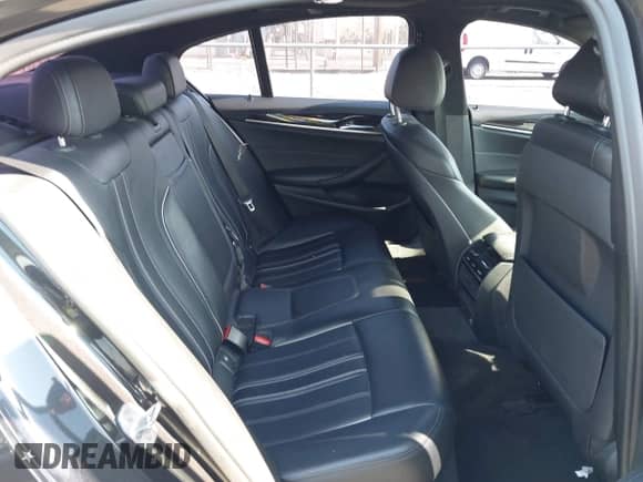 2018 BMW 5 Series 540i с VIN WBAJE5C59JWA98521, выставлен на аукционе IAAI как лот 42935031 с пробегом 117 864 миль миль и . История ставок и продаж доступна на DreamBid. Изображение 8.