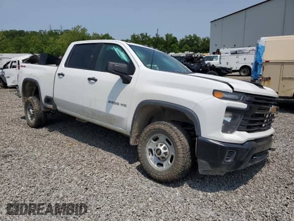 2024 Chevrolet Silverado 2500HD Work Truck z VIN 2GC4YLE76R1240298, wystawiony jako Copart lot #58204195 z przebiegiem 23 460 mil mil oraz Szkoda całkowita • Salvage title. Historia ofert i sprzedaży dostępna na DreamBid. Obrazek 4.