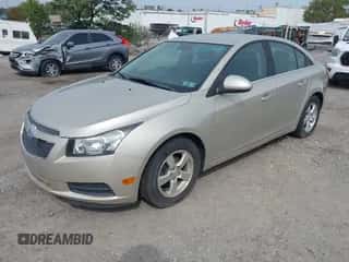 2014 Chevrolet Cruze 1LT с VIN 1G1PC5SB2E7317013, выставлен на аукционе IAAI как лот 43334110 с пробегом Не указан миль и . История ставок и продаж доступна на DreamBid. Изображение 2.