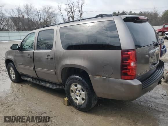 2011 Chevrolet Suburban LS with VIN 1GNSKHE3XBR334532, listed as a Copart auction lot 49036285 with 224,587 mi miles and Non repairable. Bid and sale history available at DreamBid. Image 2.