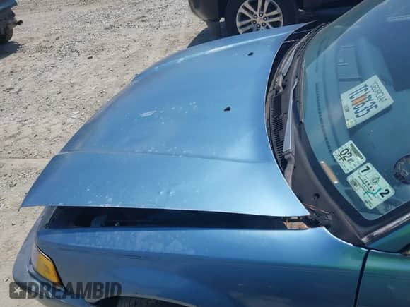 1991 Honda Civic z VIN 1HGED3656ML043956, wystawiony jako IAAI lot #42608632 z przebiegiem 163 524 mil mil oraz . Historia ofert i sprzedaży dostępna na DreamBid. Obrazek 16.