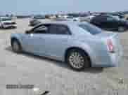 2013 Chrysler 300 с VIN 2C3CCAAG2DH592772, выставлен на аукционе Copart как лот 60640645 с пробегом 135 277 миль миль и Списание • Salvage title. История ставок и продаж доступна на DreamBid. Изображение 2.