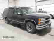 1997 Chevrolet Suburban with VIN 3GNEC16R6VG177641, listed as a IAAI auction lot 41726286 with 263,676 mi miles and . Bid and sale history available at DreamBid. Image 1.