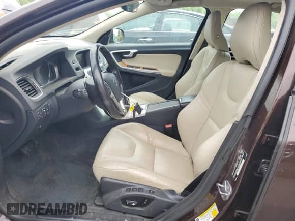 2017 Volvo S60 Inscription Platinum с VIN LYV402TM3HB149593, выставлен на аукционе Copart как лот 59364645 с пробегом 116 934 миль миль и Списание • Salvage title. История ставок и продаж доступна на DreamBid. Изображение 7.