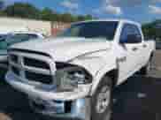 2018 Ram 1500 Harvest z VIN 1C6RR7TT4JS249796, wystawiony jako IAAI lot #43049182 z przebiegiem 74 134 mil mil oraz . Historia ofert i sprzedaży dostępna na DreamBid. Obrazek 2.