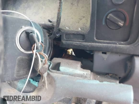 1997 Dodge 1500 с VIN 3B7HF13YXVG791794, выставлен на аукционе IAAI как лот 42444380 с пробегом 224 997 миль миль и . История ставок и продаж доступна на DreamBid. Изображение 11.