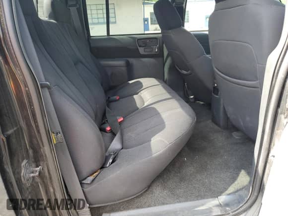 2004 Chevrolet S-10 LS z VIN 1GCDT13X74K134585, wystawiony jako Copart lot #57352545 z przebiegiem 174 241 mil mil oraz Szkoda całkowita • Salvage title. Historia ofert i sprzedaży dostępna na DreamBid. Obrazek 10.