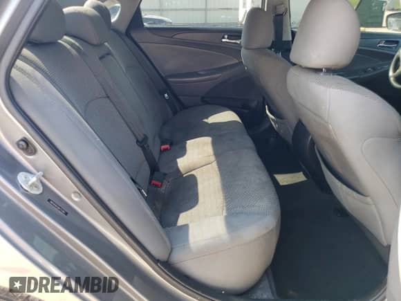 2013 Hyundai Sonata GLS z VIN 5NPEB4AC5DH771367, wystawiony jako Copart lot #70953245 z przebiegiem 150 047 mil mil oraz Szkoda całkowita • Salvage title. Historia ofert i sprzedaży dostępna na DreamBid. Obrazek 10.