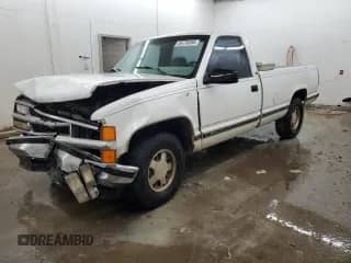 1997 Chevrolet Silverado 1500 with VIN 1GCEC14M7VZ197476, listed as a Copart auction lot 49778205 with 218,848 mi miles and Salvage title. Bid and sale history available at DreamBid. Image 1.
