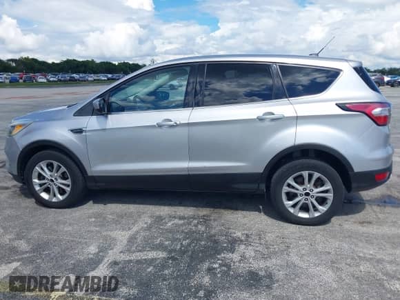 2017 Ford Escape SE with VIN 1FMCU9GD3HUC16133, listed as a IAAI auction lot 43426604 with 126,435 mi miles and . Bid and sale history available at DreamBid. Image 14.