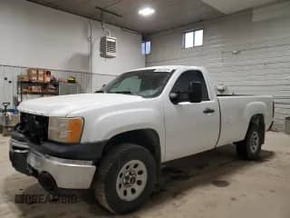2011 GMC Sierra 1500 Work Truck z VIN 1GTN2TE02BZ136493, wystawiony jako Copart lot #84951334 z przebiegiem 214 210 mil mil oraz Szkoda całkowita • Salvage title. Historia ofert i sprzedaży dostępna na DreamBid. Obrazek 1.