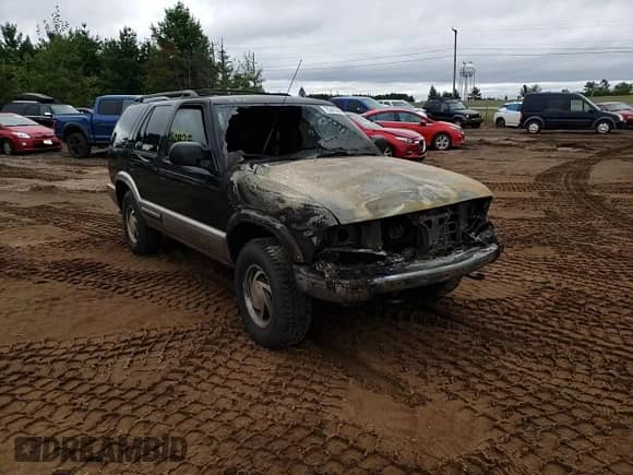 2000 Chevrolet Blazer LT с VIN 1GNDT13W0Y2221121, выставлен на аукционе Copart как лот 70241964 с пробегом Не указан миль и Чистый • Clean title. История ставок и продаж доступна на DreamBid. Изображение 11.