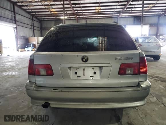 2001 BMW 5 Series 525i с VIN WBADS43461GD84053, выставлен на аукционе Copart как лот 45722195 с пробегом Не указан миль и Списание • Salvage title. История ставок и продаж доступна на DreamBid. Изображение 6.