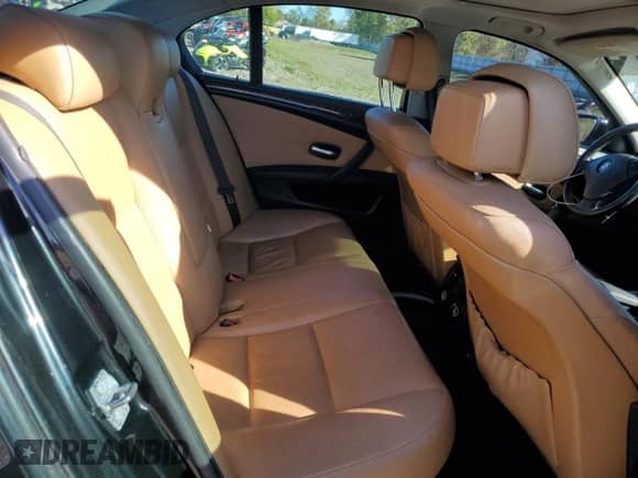 2010 BMW 5 Series 528i xDrive z VIN WBANV1C52AC389175, wystawiony jako Copart lot #85818255 z przebiegiem 158 440 mil mil oraz Szkoda całkowita • Salvage title. Historia ofert i sprzedaży dostępna na DreamBid. Obrazek 10.