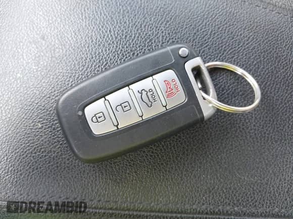 2012 Hyundai Sonata Limited с VIN 5NPEC4AC7CH378479, выставлен на аукционе IAAI как лот 41935684 с пробегом 74 317 миль миль и . История ставок и продаж доступна на DreamBid. Изображение 11.