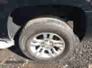 2015 Chevrolet Tahoe LT z VIN 1GNSKBKC8FR547518, wystawiony jako IAAI lot #43544283 z przebiegiem 295 964 mil mil oraz . Historia ofert i sprzedaży dostępna na DreamBid. Obrazek 17.