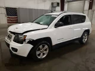 2017 Jeep Compass Sport z VIN 1C4NJDBB9HD106900, wystawiony jako Copart lot #65641025 z przebiegiem 134 255 mil mil oraz Szkoda całkowita • Salvage title. Historia ofert i sprzedaży dostępna na DreamBid. Obrazek 1.