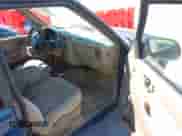 2002 Chevrolet S-10 LS с VIN 1GCCS19WX28140128, выставлен на аукционе IAAI как лот 43009541 с пробегом 210 511 миль миль и . История ставок и продаж доступна на DreamBid. Изображение 5.