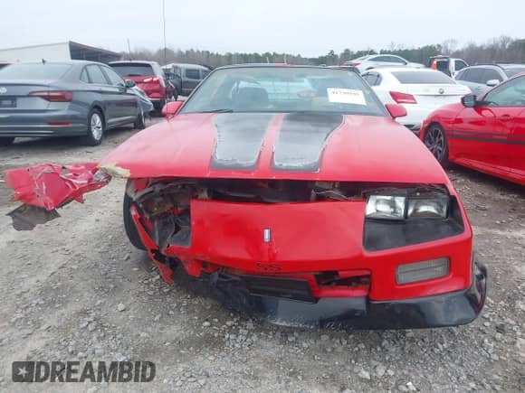1992 Chevrolet Camaro RS z VIN 1G1FP23E7NL128405, wystawiony jako IAAI lot #41730192 z przebiegiem 254 780 mil mil oraz . Historia ofert i sprzedaży dostępna na DreamBid. Obrazek 12.