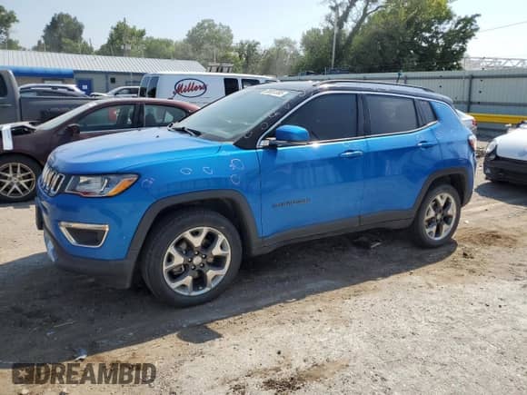 2019 Jeep Compass Limited with VIN 3C4NJDCB4KT842921, listed as a Copart auction lot 66901385 with 71,775 mi miles and Salvage title. Bid and sale history available at DreamBid. Image 1.