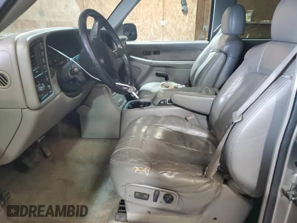 2001 GMC Sierra 1500 SLE с VIN 2GTEK19T011281466, выставлен на аукционе Copart как лот 83959295 с пробегом Не указан миль и Списание • Salvage title. История ставок и продаж доступна на DreamBid. Изображение 7.