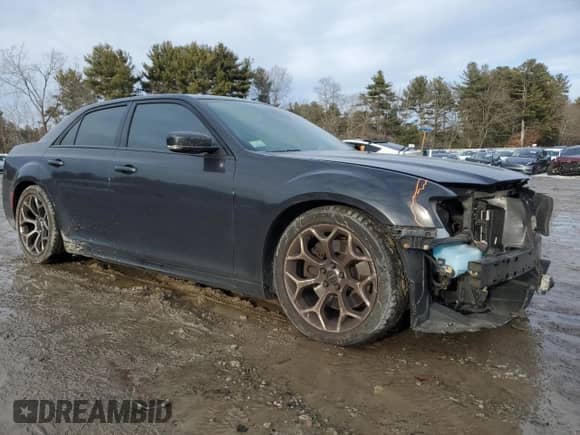 2015 Chrysler 300 S с VIN 2C3CCABT1FH793447, выставлен на аукционе Copart как лот 46493415 с пробегом 95 311 миль миль и Списание • Salvage title. История ставок и продаж доступна на DreamBid. Изображение 4.