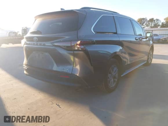 2024 Toyota Sienna XLE с VIN 5TDYRKEC7RS181938, выставлен на аукционе IAAI как лот 43522274 с пробегом 55 698 миль миль и . История ставок и продаж доступна на DreamBid. Изображение 4.