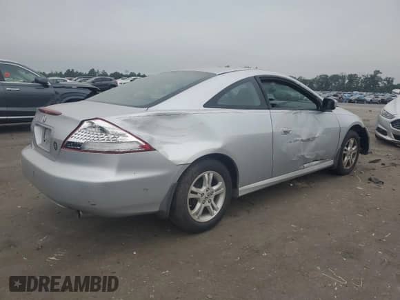 2006 Honda Accord LX z VIN 1HGCM72316A001213, wystawiony jako Copart lot #62756105 z przebiegiem 228 585 mil mil oraz Szkoda całkowita • Salvage title. Historia ofert i sprzedaży dostępna na DreamBid. Obrazek 3.