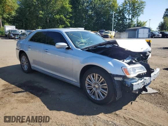 2013 Chrysler 300 с VIN 2C3CCARG2DH745669, выставлен на аукционе Copart как лот 80650165 с пробегом 212 982 миль миль и Списание • Salvage title. История ставок и продаж доступна на DreamBid. Изображение 4.