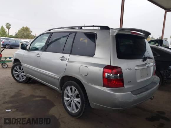 2004 Toyota Highlander Limited with VIN JTEDP21A040038524, listed as a IAAI auction lot 43243259 with Not provided miles and . Bid and sale history available at DreamBid. Image 3.