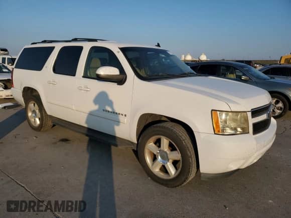2009 Chevrolet Suburban 1LT z VIN 1GNFC26J09R147755, wystawiony jako Copart lot #72418304 z przebiegiem 239 660 mil mil oraz Szkoda całkowita • Salvage title. Historia ofert i sprzedaży dostępna na DreamBid. Obrazek 4.