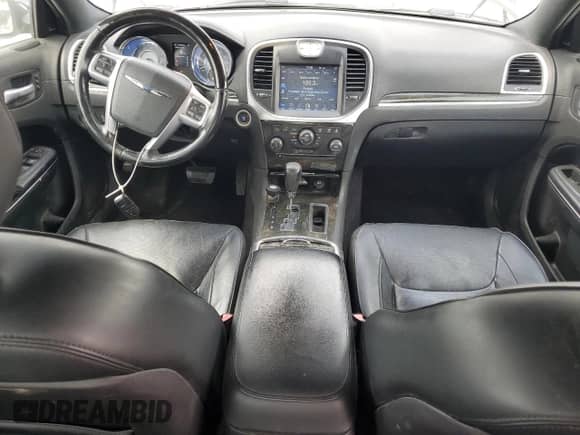 2012 Chrysler 300 C с VIN 2C3CCAET2CH147390, выставлен на аукционе Copart как лот 67352145 с пробегом 151 790 миль миль и Списание • Salvage title. История ставок и продаж доступна на DreamBid. Изображение 8.