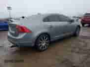 2017 Volvo S60 Inscription Platinum с VIN LYV402TM5HB151572, выставлен на аукционе Copart как лот 86853484 с пробегом Не указан миль и Списание • Salvage title. История ставок и продаж доступна на DreamBid. Изображение 3.