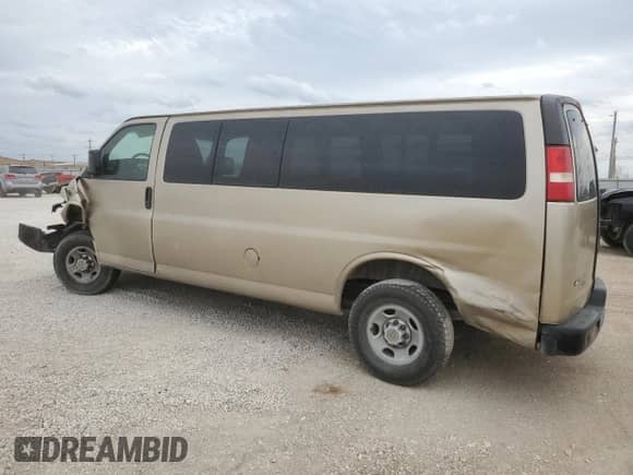 2013 Chevrolet Express Passenger 1LS с VIN 1GAZGZFA8D1103070, выставлен на аукционе Copart как лот 47170245 с пробегом Не указан миль и Списание • Salvage title. История ставок и продаж доступна на DreamBid. Изображение 2.