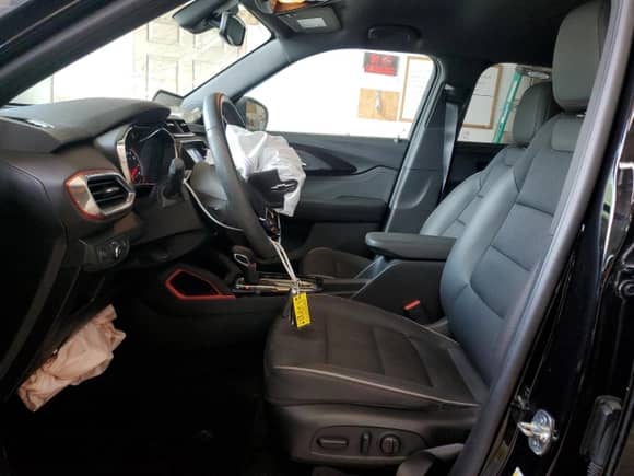 2022 Chevrolet TrailBlazer RS z VIN KL79MUSL3NB032914, wystawiony jako Copart lot #59501655 z przebiegiem 36 951 mil mil oraz Szkoda całkowita • Salvage title. Historia ofert i sprzedaży dostępna na DreamBid. Obrazek 7.