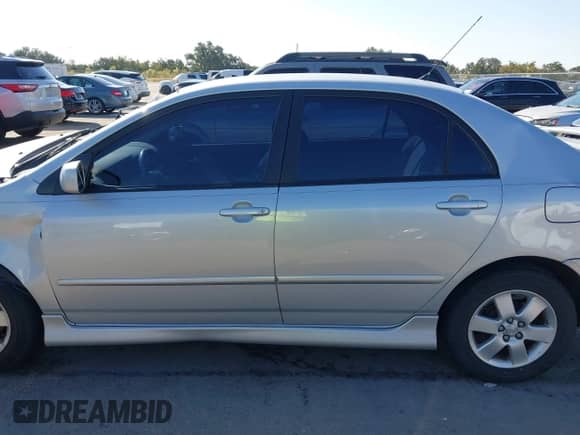 2005 Toyota Corolla CE z VIN 1NXBR32E55Z541422, wystawiony jako IAAI lot #43420987 z przebiegiem 45 013 mil mil oraz . Historia ofert i sprzedaży dostępna na DreamBid. Obrazek 15.