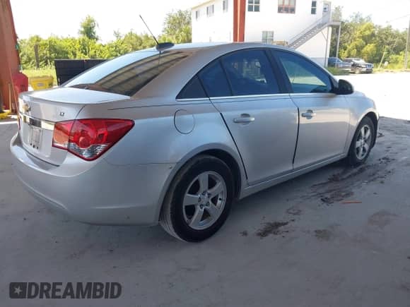 2015 Chevrolet Cruze LT с VIN 1G1PC5SB5F7265894, выставлен на аукционе IAAI как лот 43230200 с пробегом 108 858 миль миль и . История ставок и продаж доступна на DreamBid. Изображение 4.