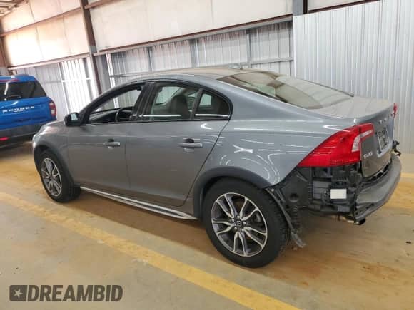 2016 Volvo S60 T5 Platinum с VIN YV4612UM5G2001026, выставлен на аукционе Copart как лот 60648825 с пробегом 93 434 миль миль и Списание • Salvage title. История ставок и продаж доступна на DreamBid. Изображение 2.