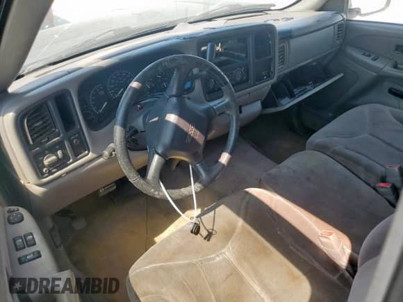 2000 GMC Sierra 1500 SLE z VIN 1GTEC19V9YZ306218, wystawiony jako Copart lot #81224535 z przebiegiem Nie podano mil oraz Szkoda całkowita • Salvage title. Historia ofert i sprzedaży dostępna na DreamBid. Obrazek 8.