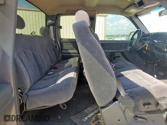 2002 Chevrolet Silverado 1500 LS с VIN 1GCEC19V02Z335811, выставлен на аукционе Copart как лот 70150005 с пробегом 171 514 миль миль и Списание • Salvage title. История ставок и продаж доступна на DreamBid. Изображение 10.