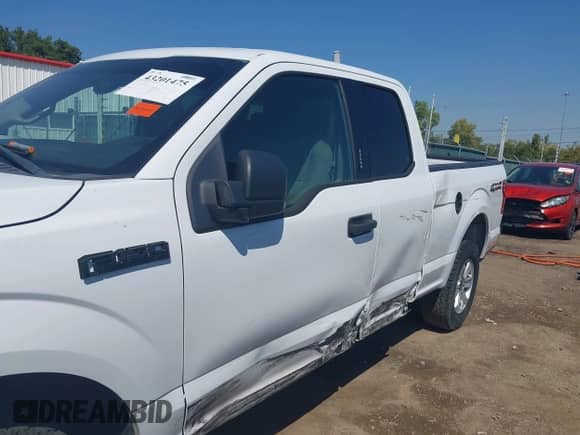 2018 Ford F-150 XL z VIN 1FTFX1E51JKE82628, wystawiony jako IAAI lot #43201475 z przebiegiem 79 461 mil mil oraz . Historia ofert i sprzedaży dostępna na DreamBid. Obrazek 6.