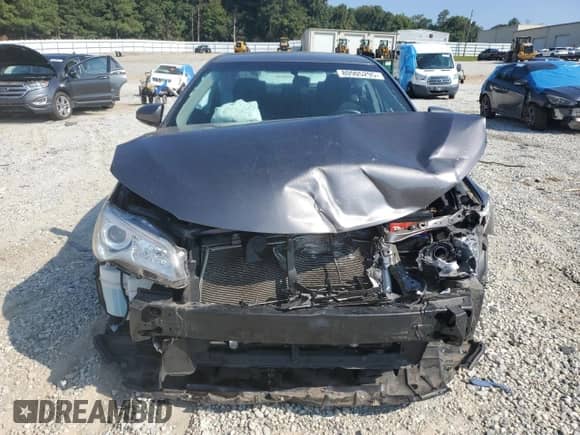 2017 Toyota Camry XLE z VIN 4T1BF1FK3HU703680, wystawiony jako Copart lot #80905295 z przebiegiem 61 366 mil mil oraz Szkoda całkowita • Salvage title. Historia ofert i sprzedaży dostępna na DreamBid. Obrazek 5.