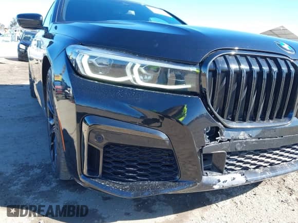 2021 BMW 7 Series 740i z VIN WBA7T2C06MCF83336, wystawiony jako IAAI lot #41735825 z przebiegiem 43 602 mil mil oraz . Historia ofert i sprzedaży dostępna na DreamBid. Obrazek 20.