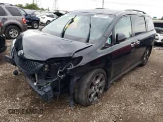 2016 Toyota Sienna SE with VIN 5TDXK3DC7GS705965, listed as a Copart auction lot 69642554 with 132,937 mi miles and Salvage title. Bid and sale history available at DreamBid. Image 1.