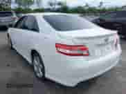 2010 Toyota Camry XLE z VIN 4T1BF3EK0AU505223, wystawiony jako IAAI lot #43241727 z przebiegiem 184 525 mil mil oraz . Historia ofert i sprzedaży dostępna na DreamBid. Obrazek 3.