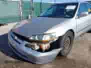 2000 Honda Accord LX z VIN 1HGCG6550YA113888, wystawiony jako IAAI lot #40956500 z przebiegiem 235 124 mil mil oraz . Historia ofert i sprzedaży dostępna na DreamBid. Obrazek 6.