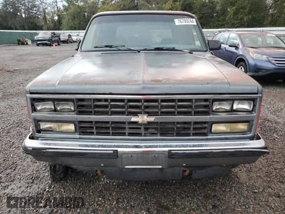 1990 Chevrolet Blazer with VIN 1GNEV18K5LF128424, listed as a Copart auction lot 76709244 with 139,937 mi miles and Non repairable. Bid and sale history available at DreamBid. Image 5.