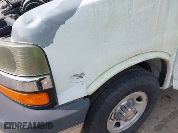 2003 Chevrolet Express Passenger with VIN 1GAHG39U231215800, listed as a IAAI auction lot 42665334 with 122,738 mi miles and . Bid and sale history available at DreamBid. Image 6.