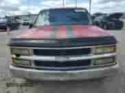1998 Chevrolet Silverado 1500 z VIN 1GCEC19R2WE165144, wystawiony jako Copart lot #70020375 z przebiegiem 354 838 mil mil oraz Szkoda całkowita • Salvage title. Historia ofert i sprzedaży dostępna na DreamBid. Obrazek 5.